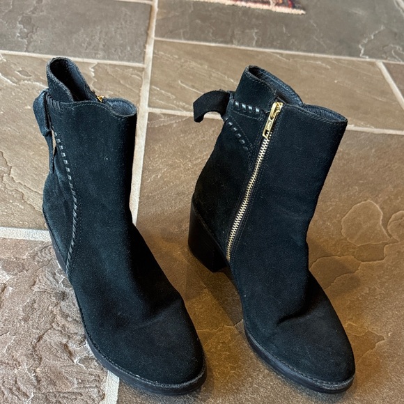 Black Suede Ugg size 9 Ankle boots with gold zippers - Picture 2 of 9